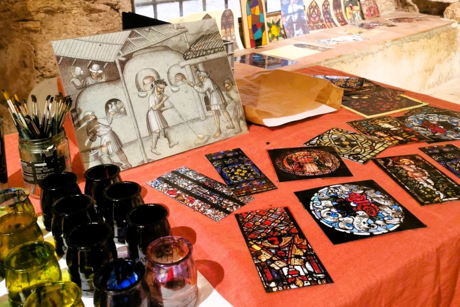 Artesans medievals: fem vitralls Artesans medievals: fem vitralls